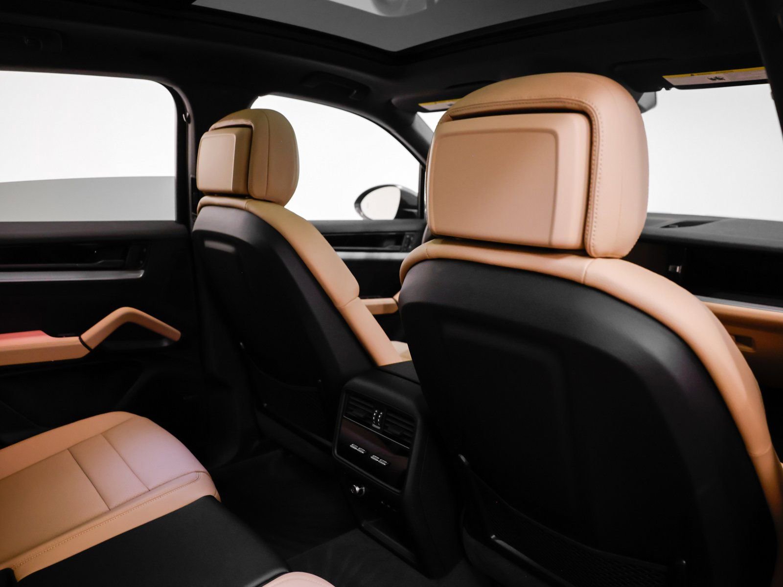 Certified 2025 Porsche Cayenne image 21