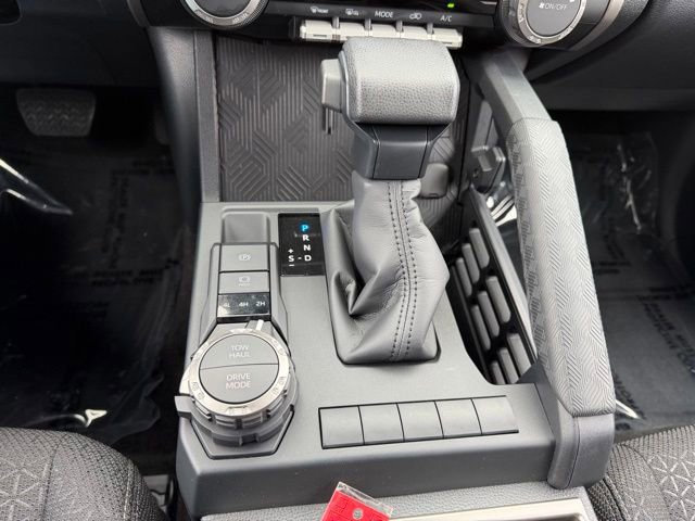 Certified 2025 Toyota 4Runner SR5 AWD/4WD image 25