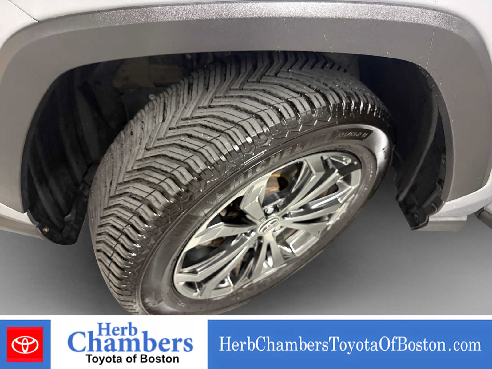 Used 2022 Toyota RAV4 Limited AWD/4WD image 9
