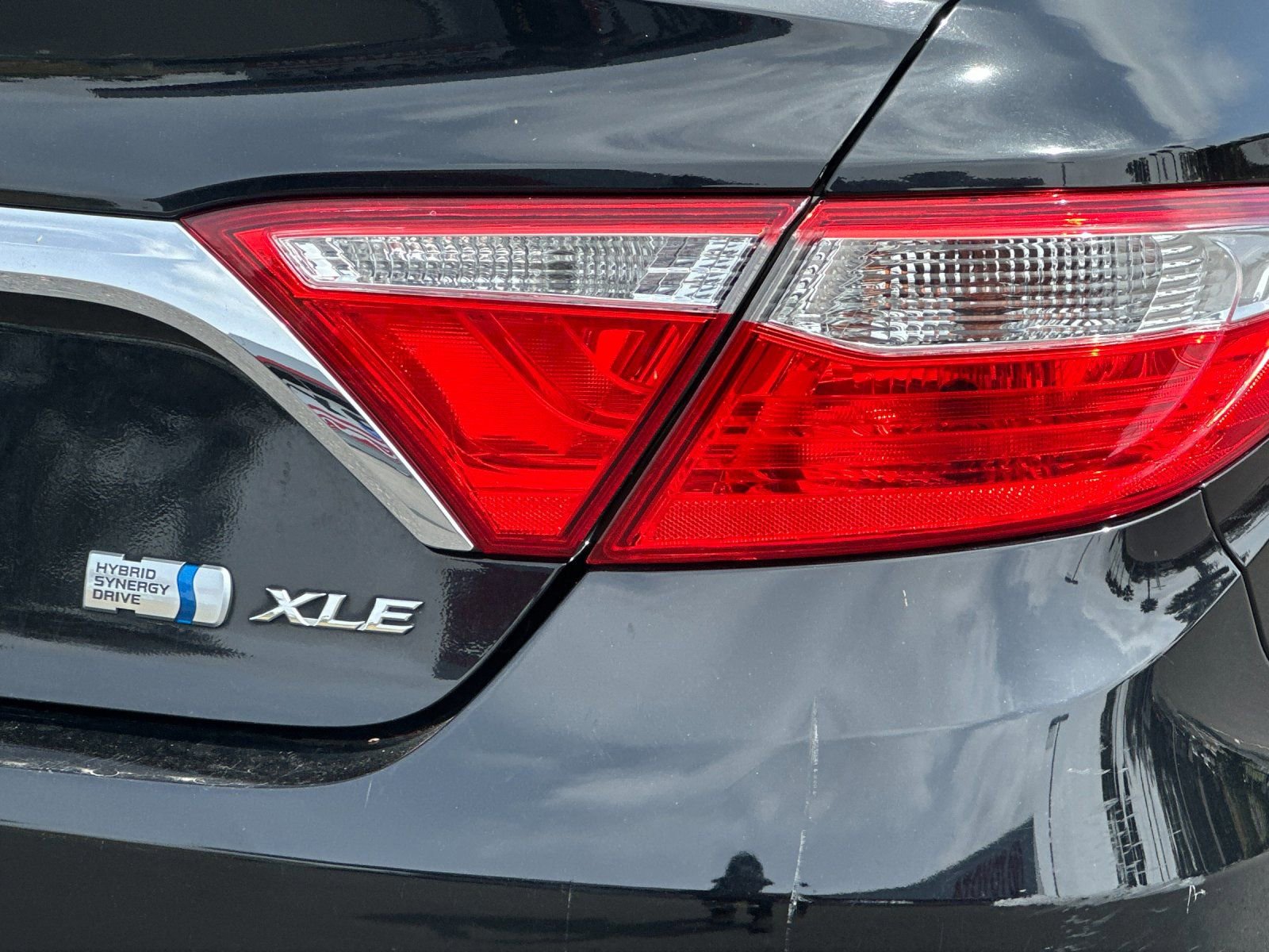 Used 2017 Toyota Camry XLE w/ Moonroof Package FWD image 23