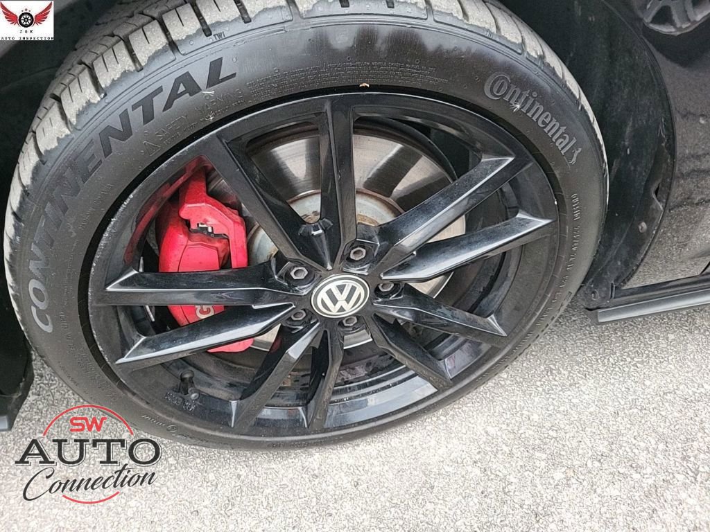 Used 2021 Volkswagen GTI SE image 8