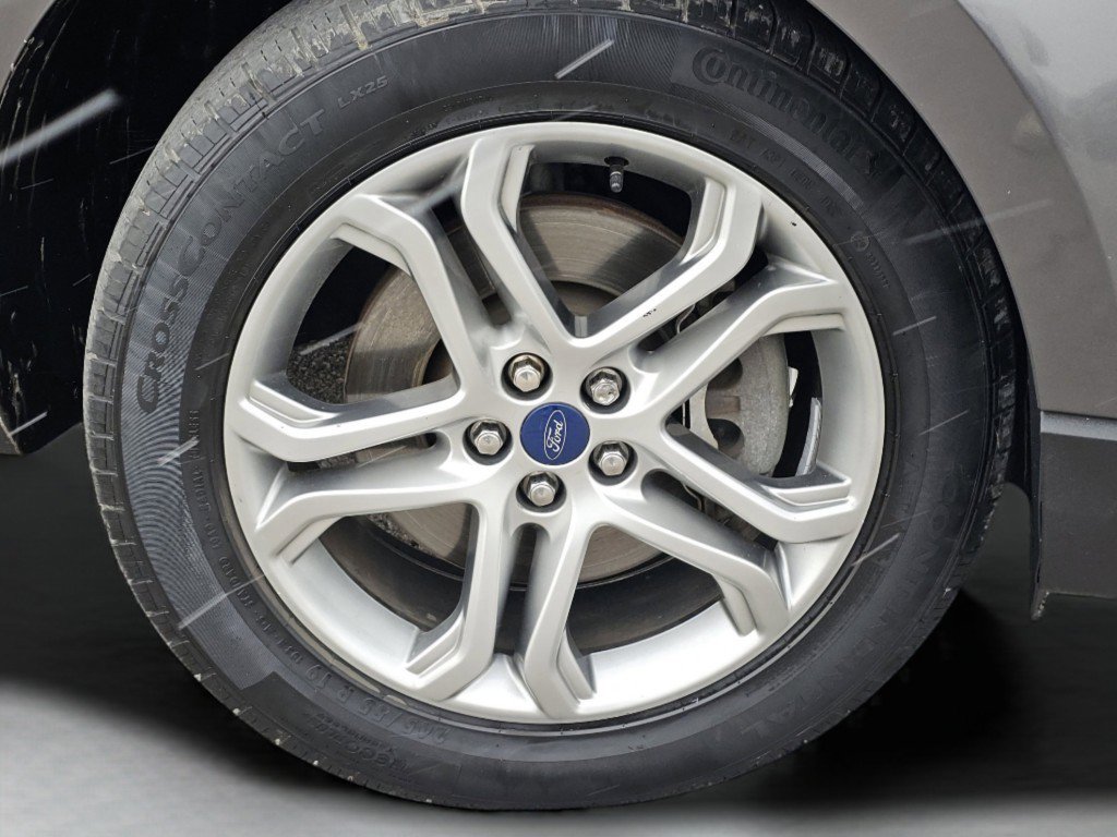 Used 2016 Ford Edge Titanium w/ Technology Package image 16