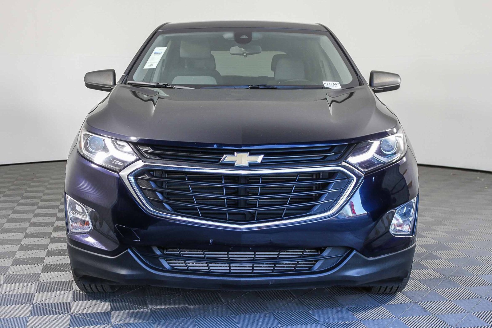 Used 2021 Chevrolet Equinox LS image 2