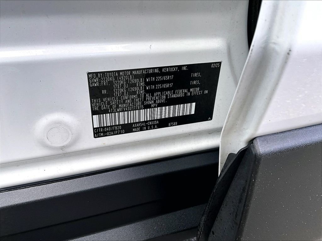 Used 2025 Toyota RAV4 LE AWD/4WD image 36