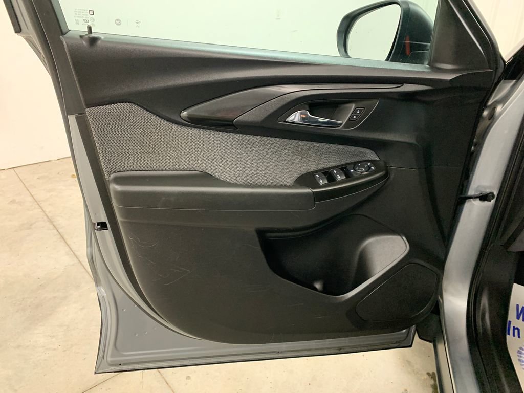 Used 2023 Chevrolet TrailBlazer LS image 5