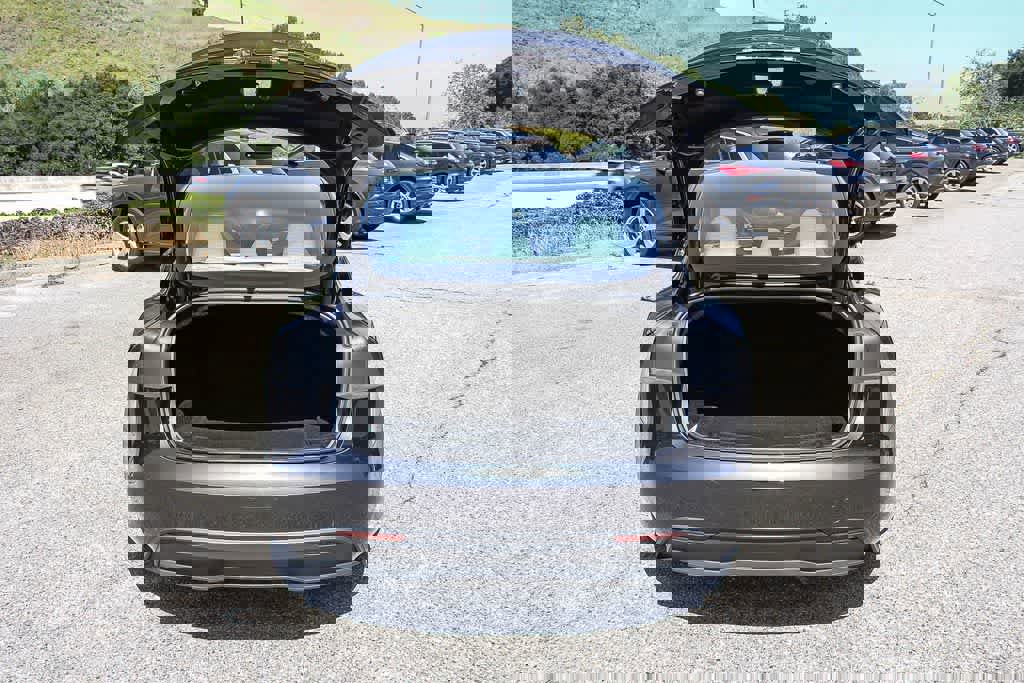 Used 2025 Tesla Model 3 Long Range RWD image 23