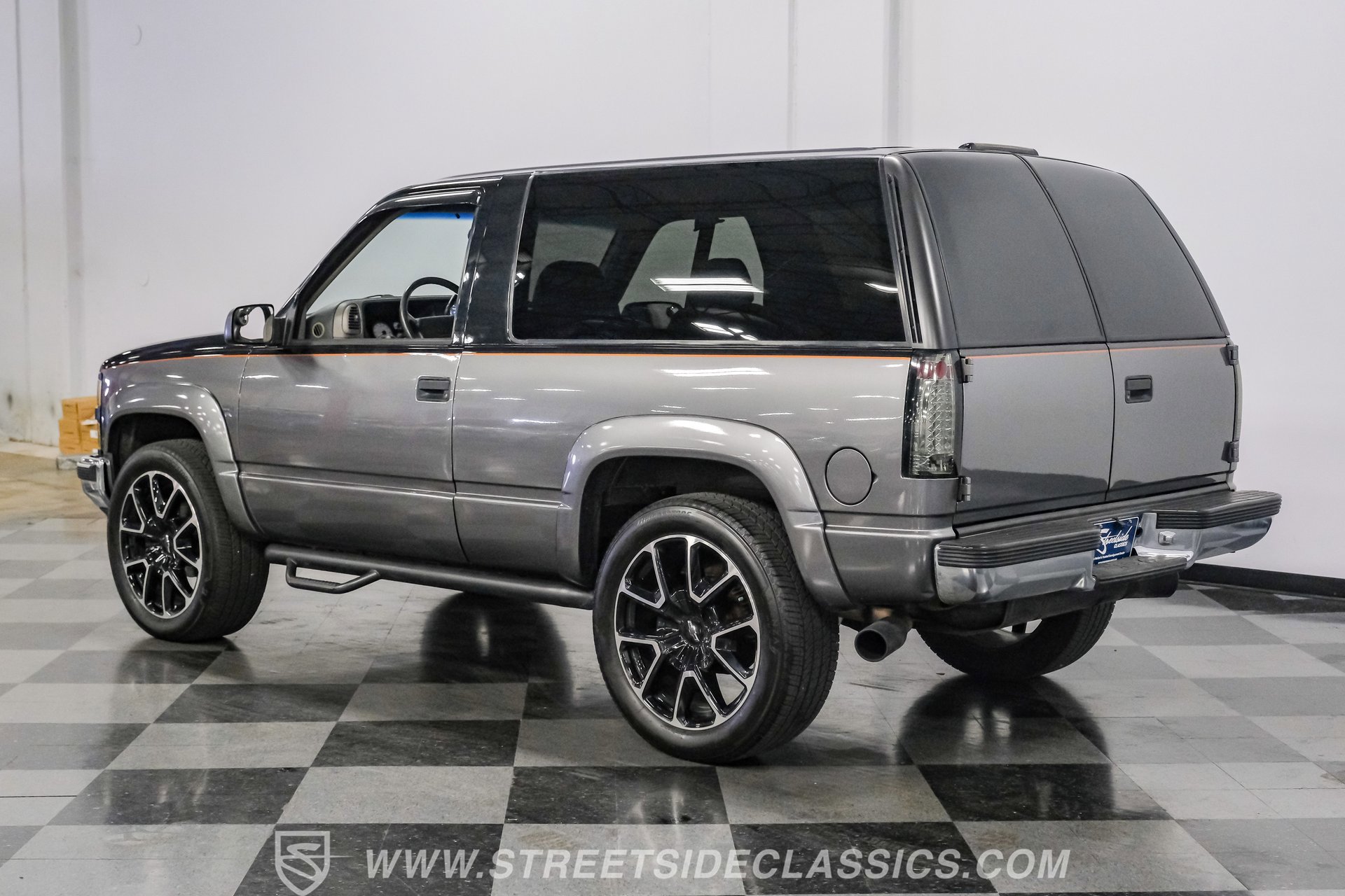 Used 1995 Chevrolet Tahoe 4WD 2-Door image 8