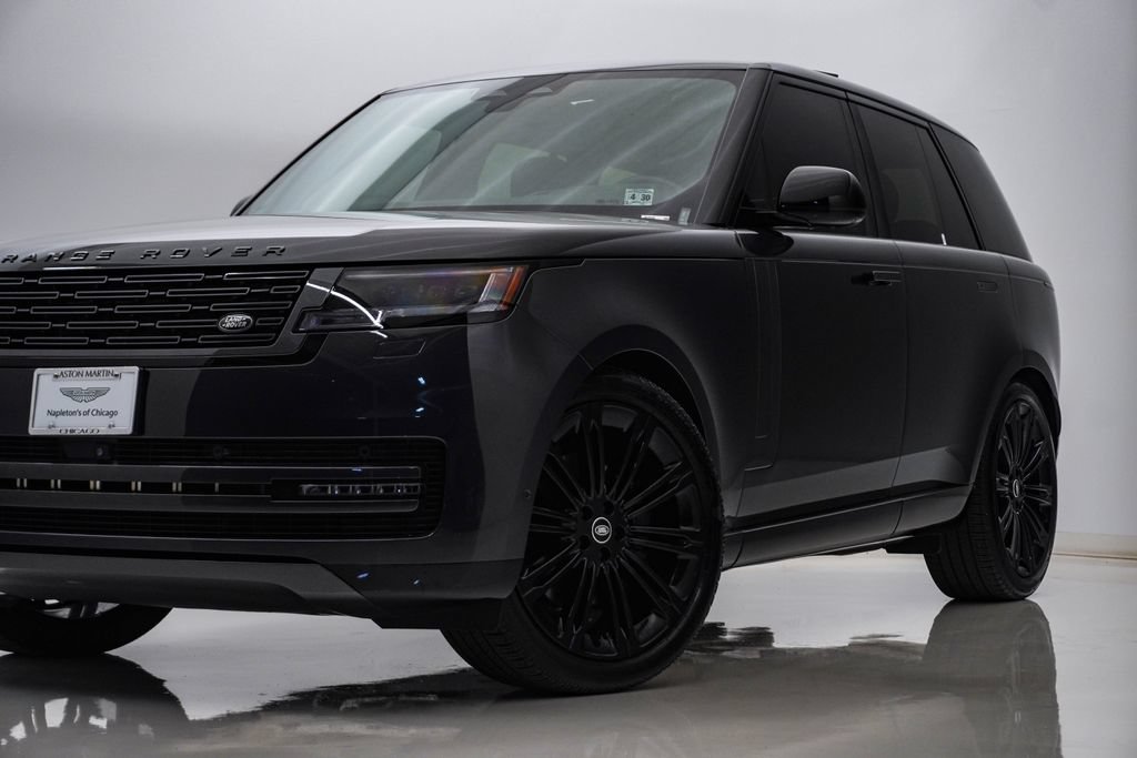 Used 2025 Land Rover Range Rover SE AWD/4WD image 2