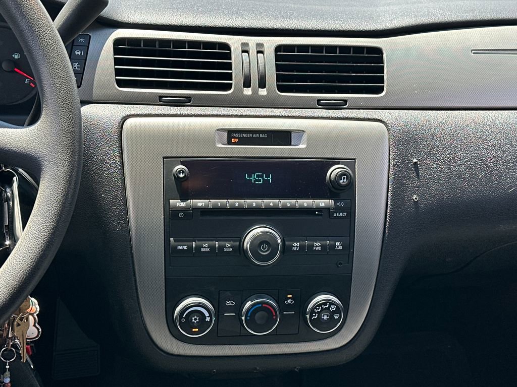 Used 2011 Chevrolet Impala Police FWD image 16