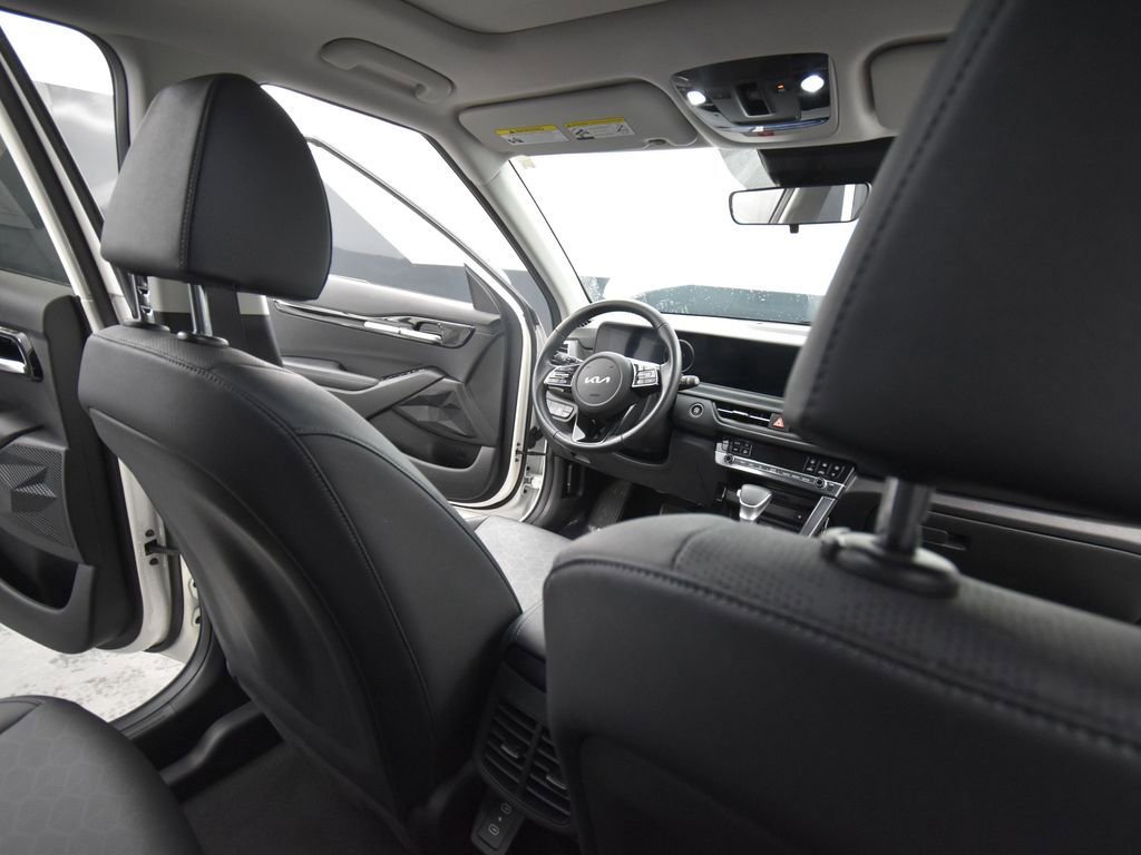Used 2024 Kia Seltos EX image 20
