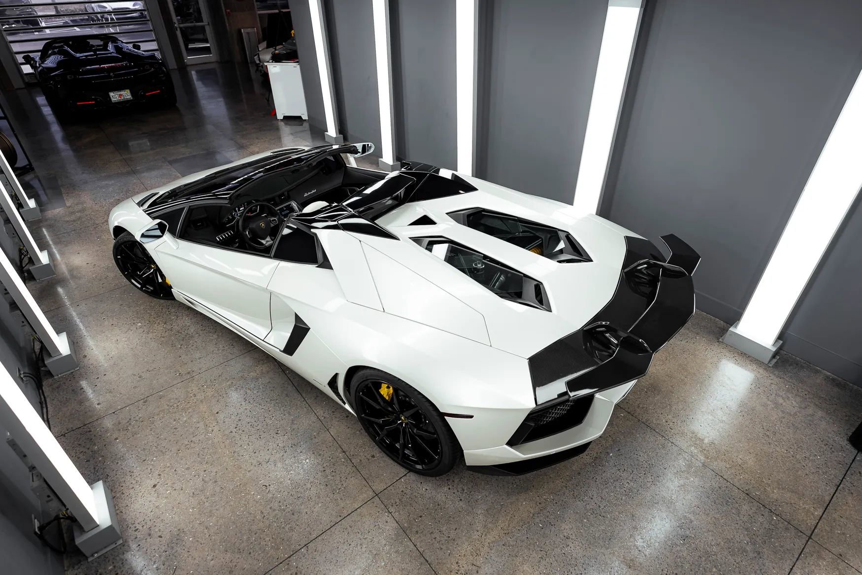 Used 2016 Lamborghini Aventador LP 700-4 image 10