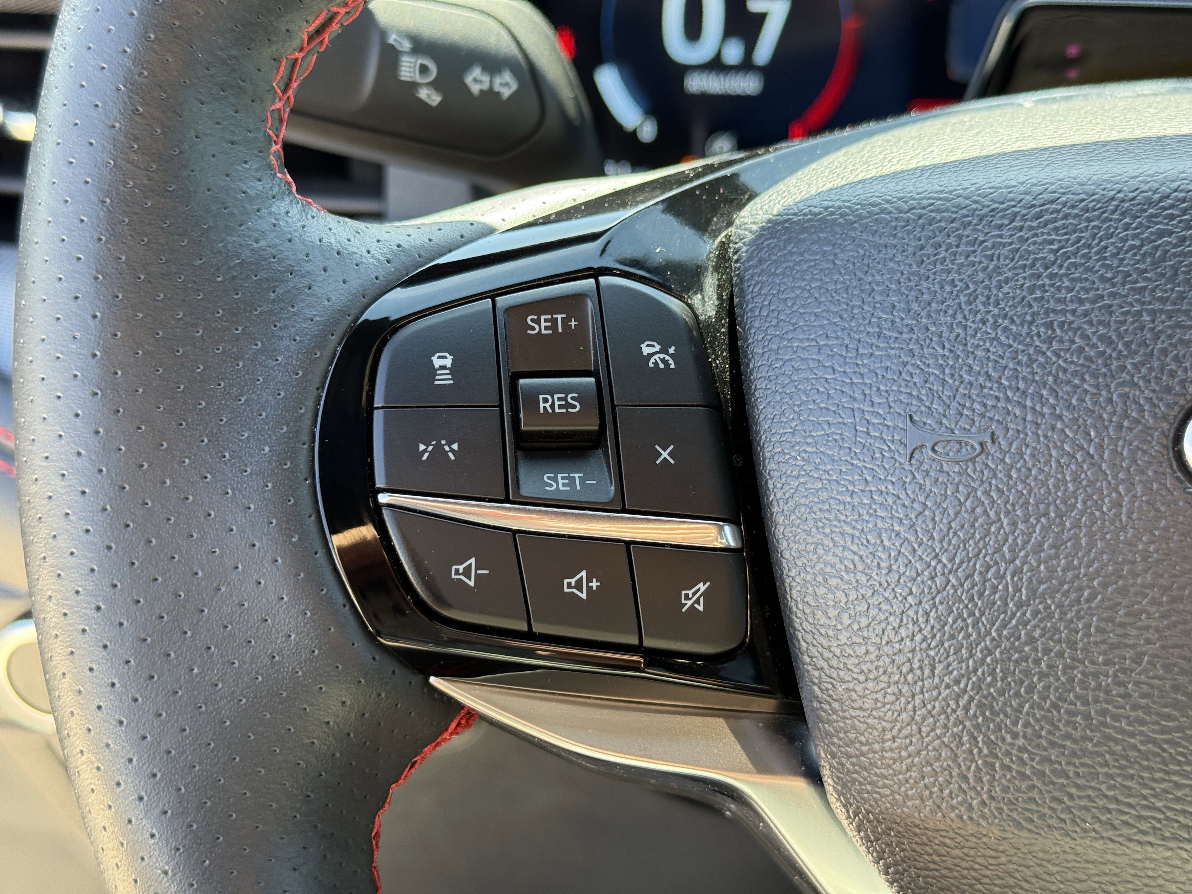 Used 2025 Ford Explorer ST-Line image 17