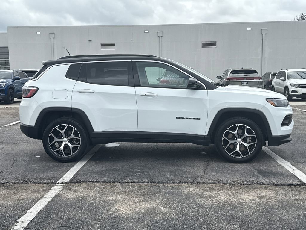 Used 2024 Jeep Compass Limited image 4