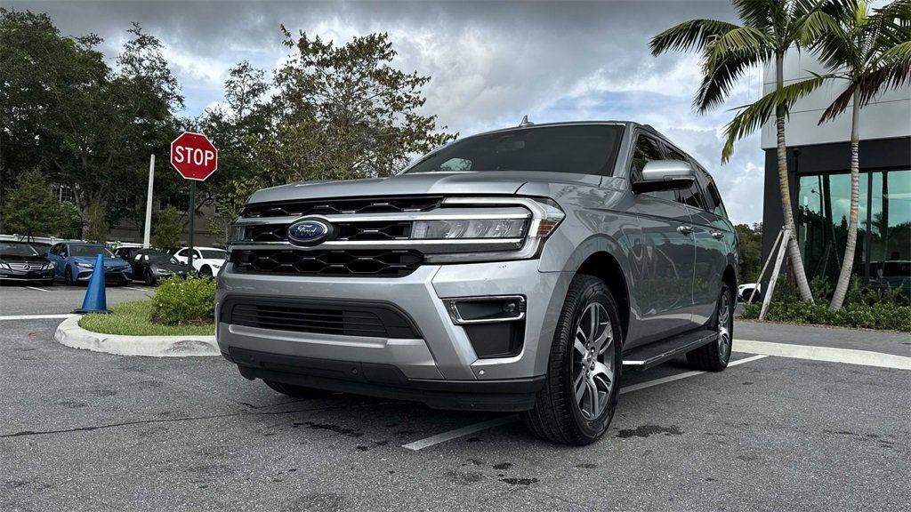 Used 2023 Ford Expedition Limited image 32