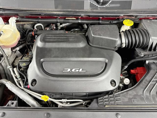 Used 2019 Chrysler Pacifica Limited w/ Advanced Safetytec Group FWD image 32