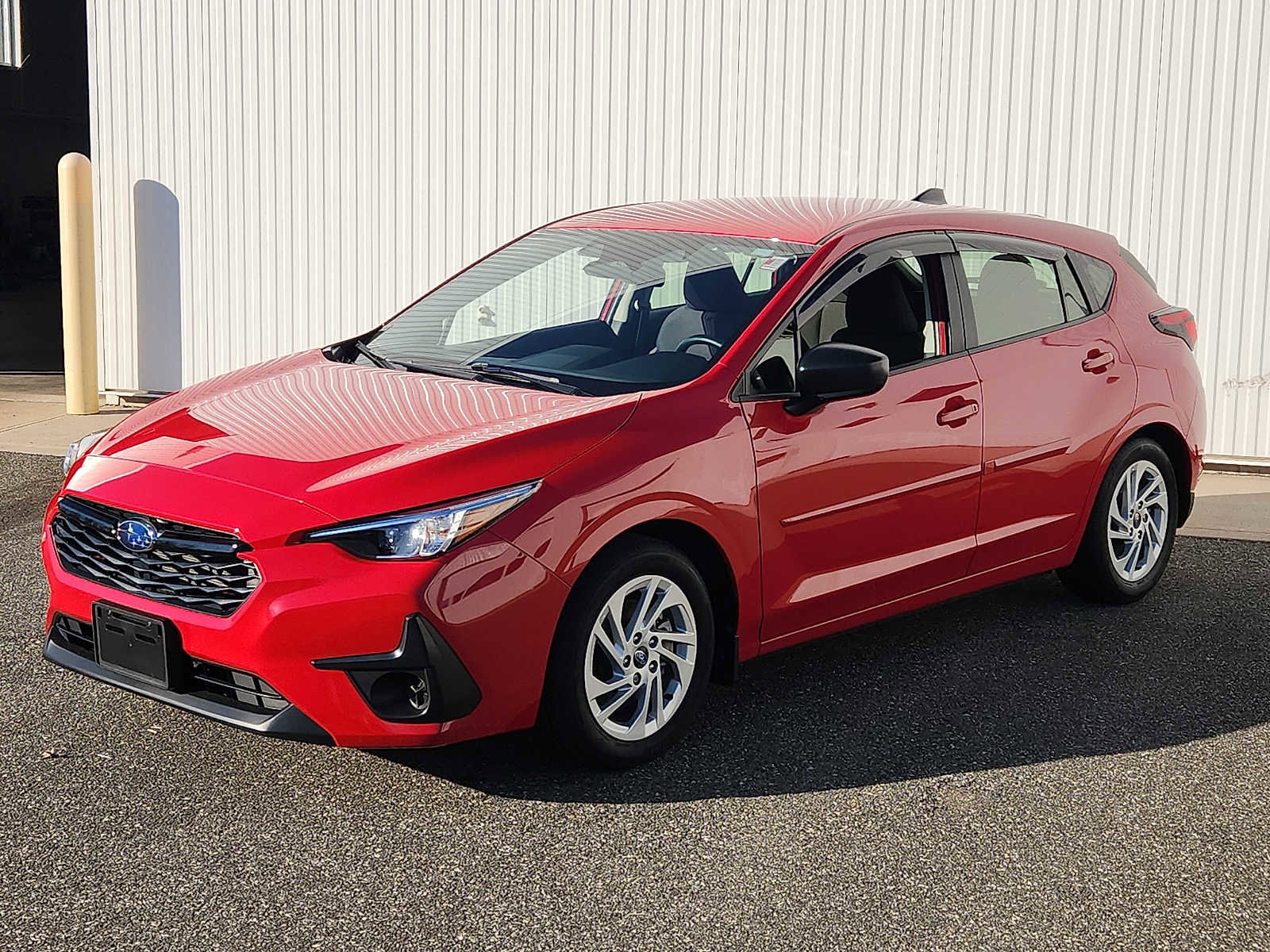 Used 2025 Subaru Impreza 2.0i image 3