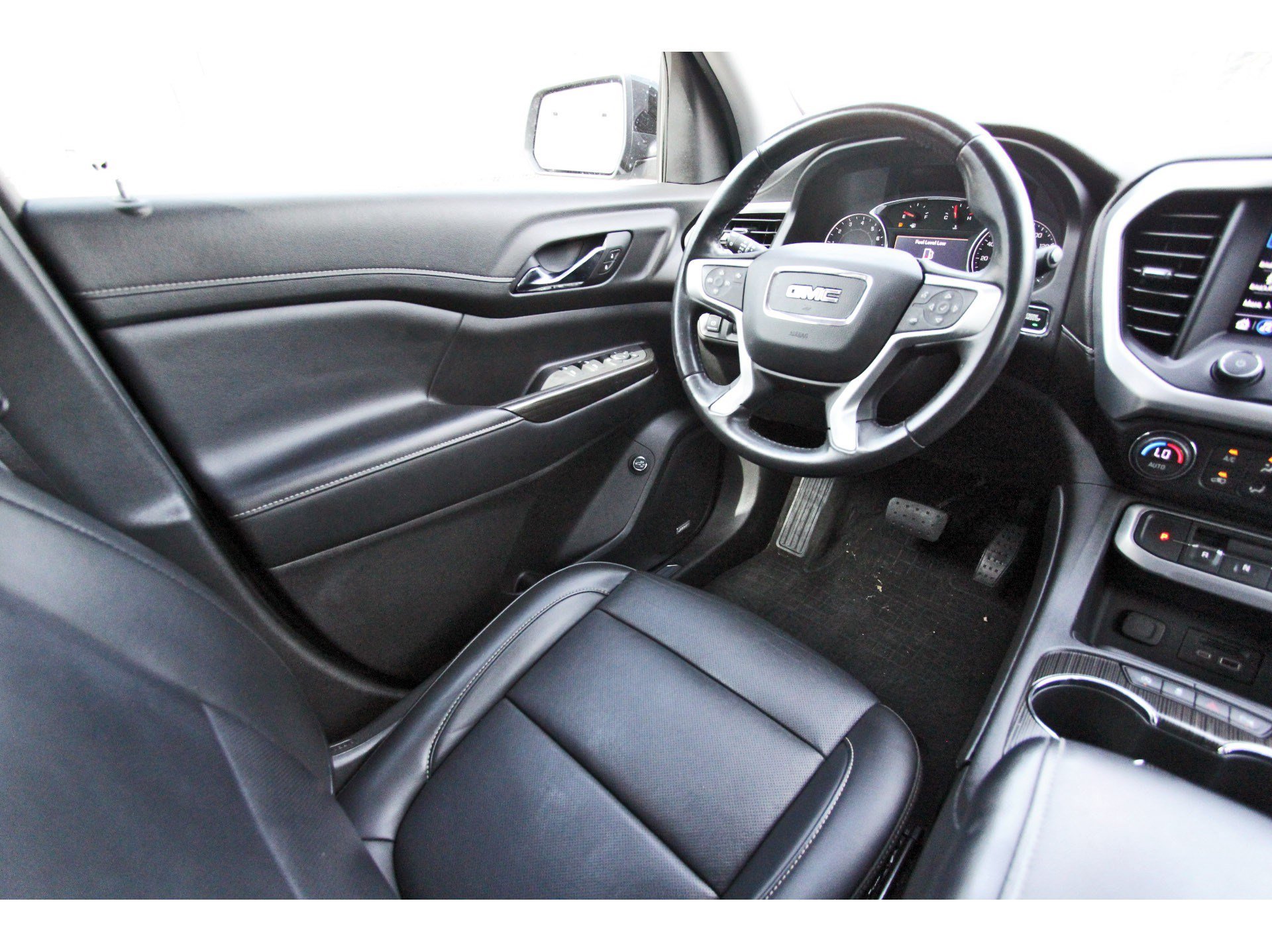 Used 2021 GMC Acadia SLT w/ Elevation Edition FWD image 9