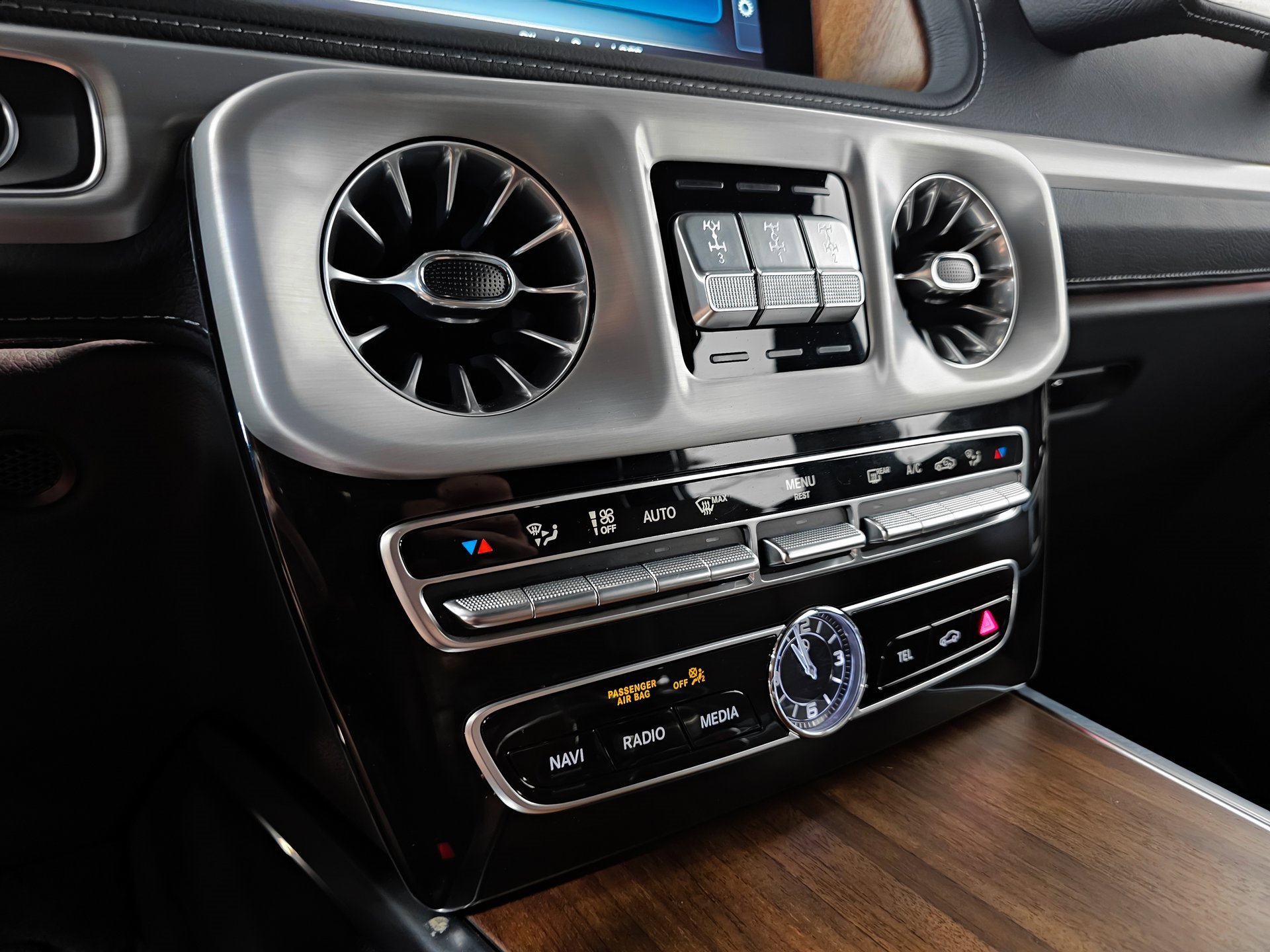 Used 2023 Mercedes-Benz G 550 image 32