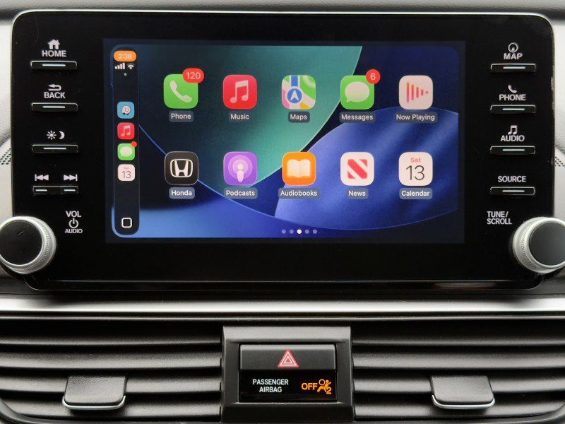 Used 2018 Honda Accord Touring image 24