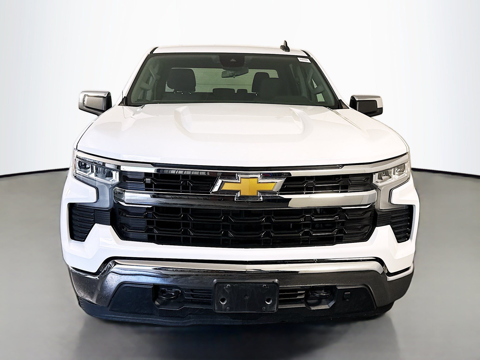 Used 2023 Chevrolet Silverado 1500 LT AWD/4WD image 2