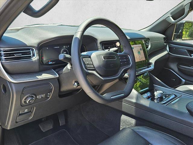 Used 2024 Jeep Wagoneer Series II w/ Flexible Seating Group RWD image 9