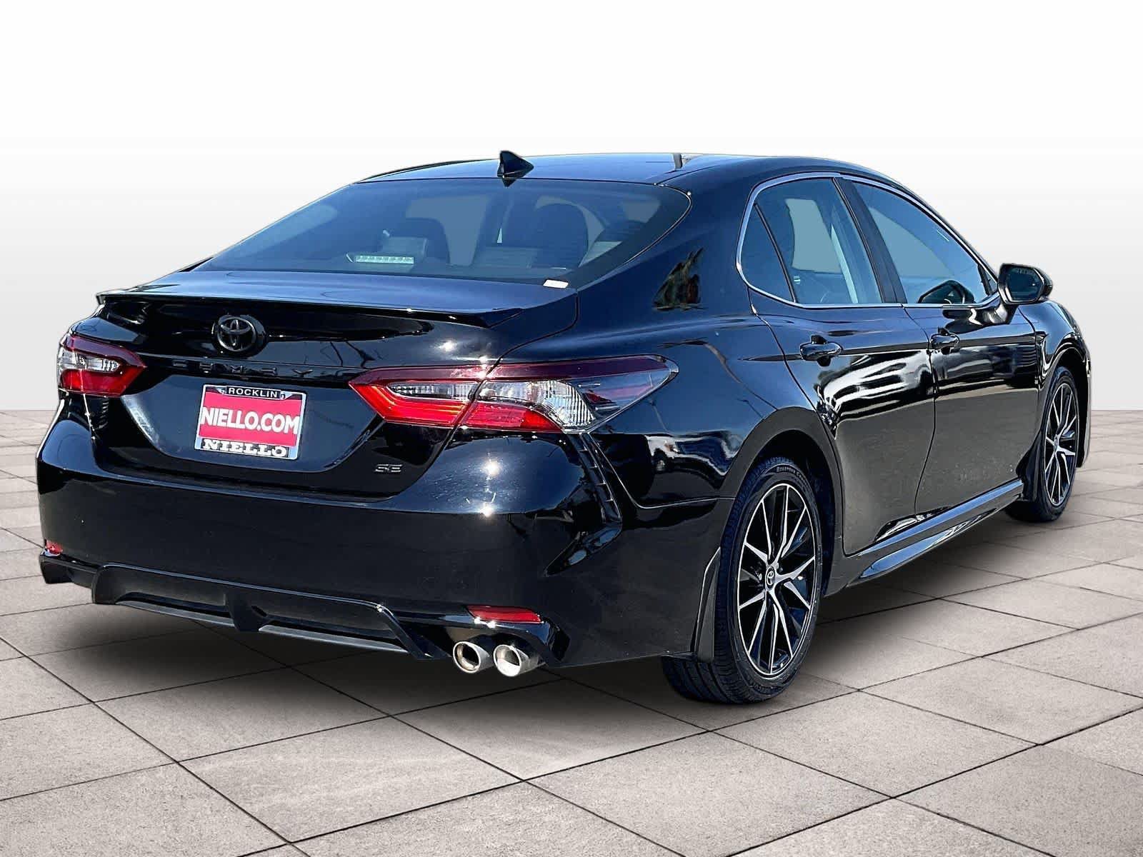 Used 2024 Toyota Camry SE FWD image 13