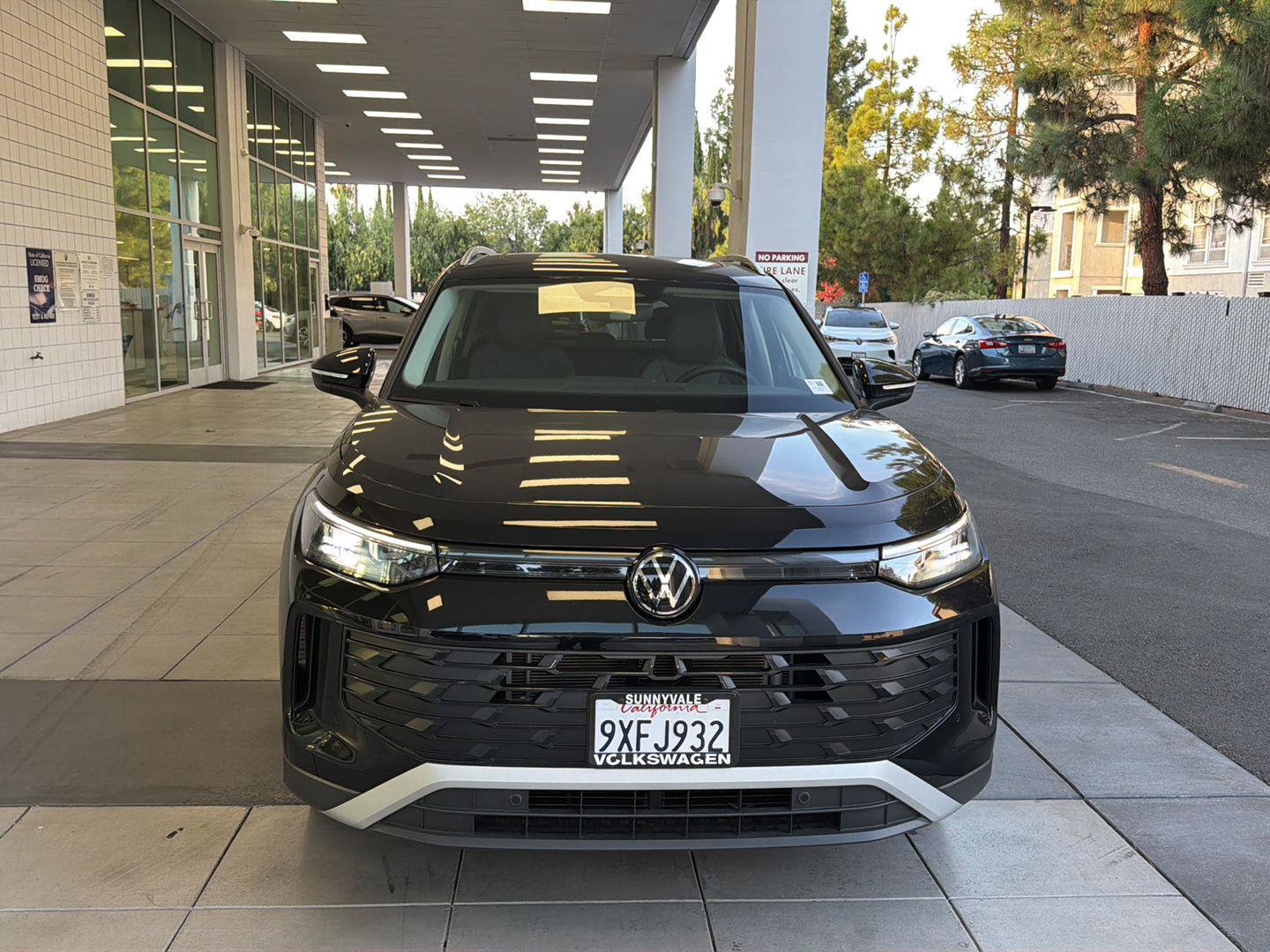 Certified 2026 Volkswagen Tiguan SE w/ Panoramic Sunroof Package FWD image 8