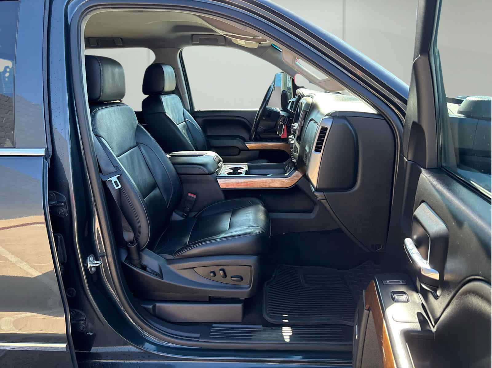 Used 2018 Chevrolet Silverado 1500 LTZ w/ LTZ Plus Package image 16