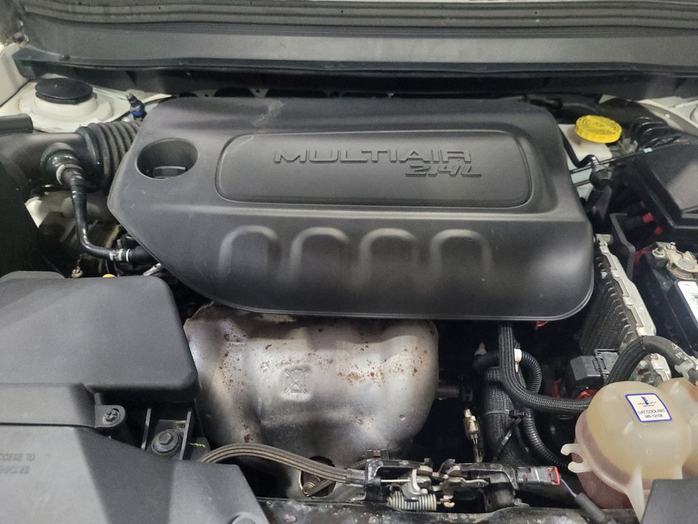Used 2019 Jeep Cherokee Latitude Plus w/ Cold Weather Group AWD/4WD image 30
