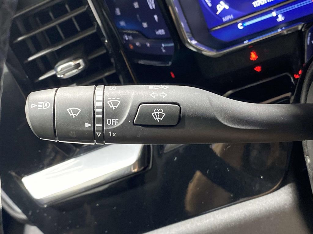 Used 2024 Chevrolet Silverado 1500 LT image 24