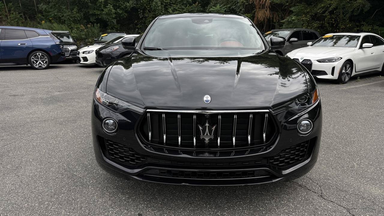 Used 2023 Maserati Levante GT AWD/4WD image 23