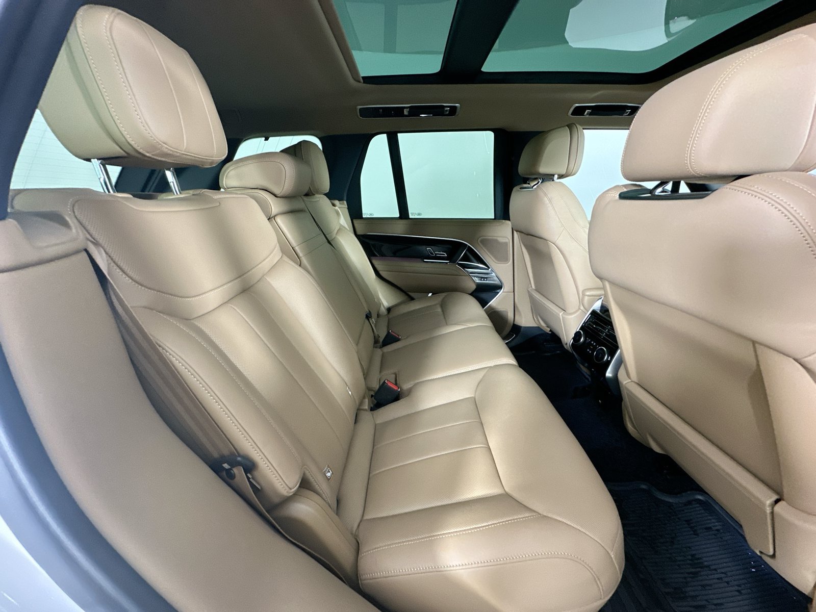 New 2026 Land Rover Range Rover SE AWD/4WD image 42