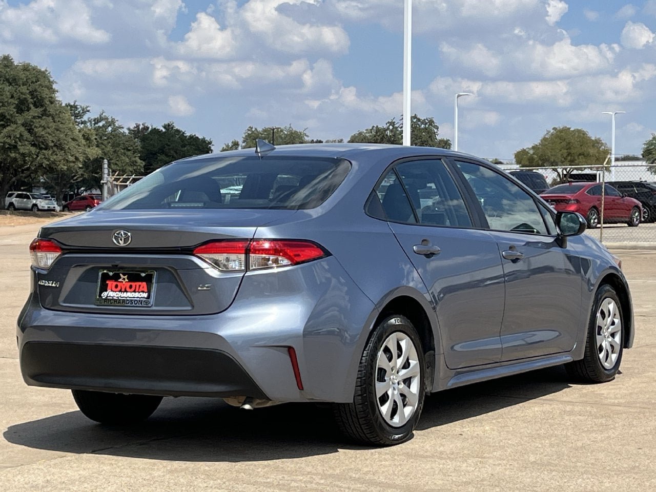 Used 2025 Toyota Corolla LE FWD image 4