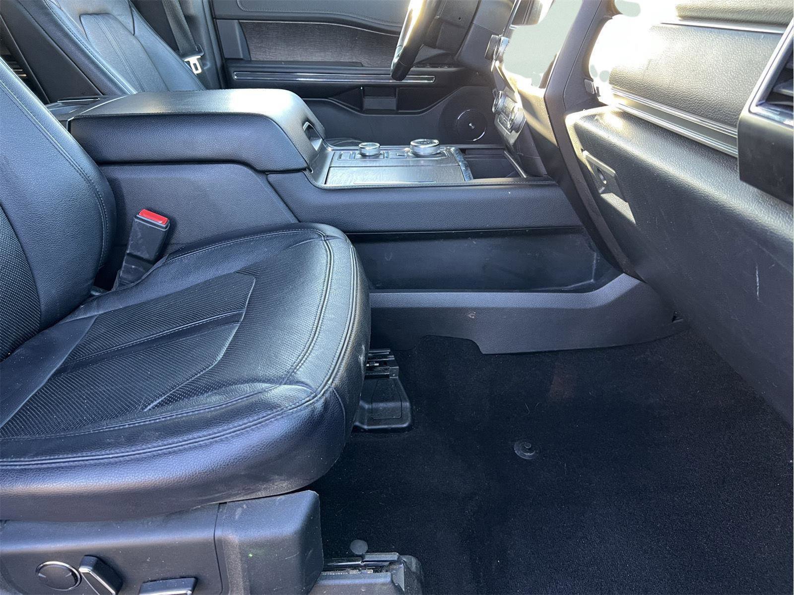 Used 2019 Ford Expedition Limited w/ Equipment Group 301A image 14