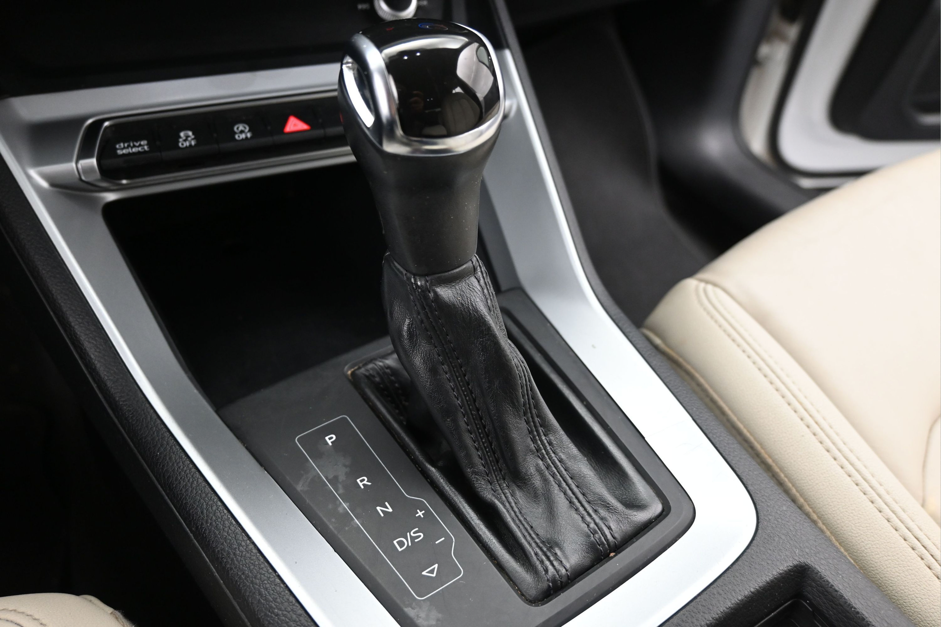 Used 2020 Audi Q3 2.0T Premium AWD/4WD image 18