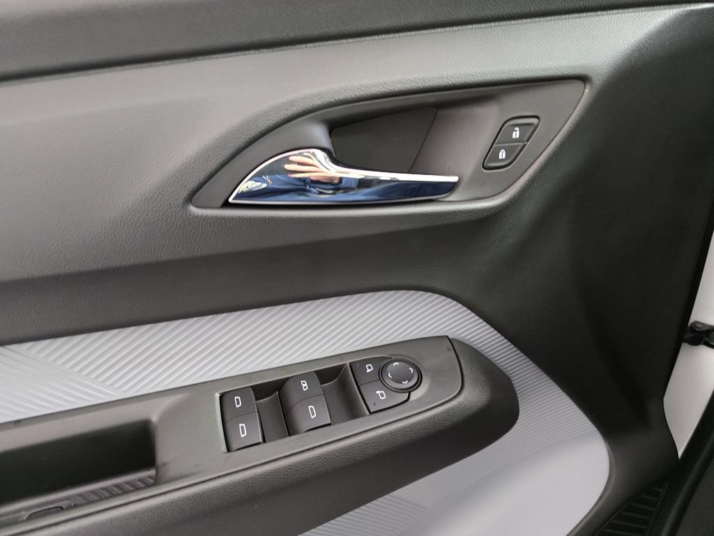 New 2027 Chevrolet Bolt LT w/ Comfort Package FWD image 24