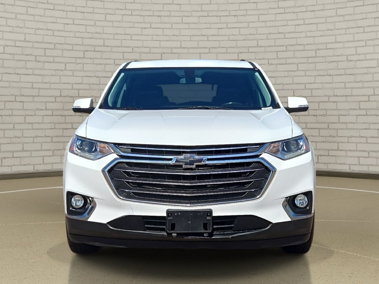 Used 2019 Chevrolet Traverse LT FWD image 2