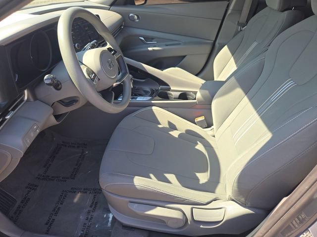 Used 2023 Hyundai Elantra Blue FWD image 14