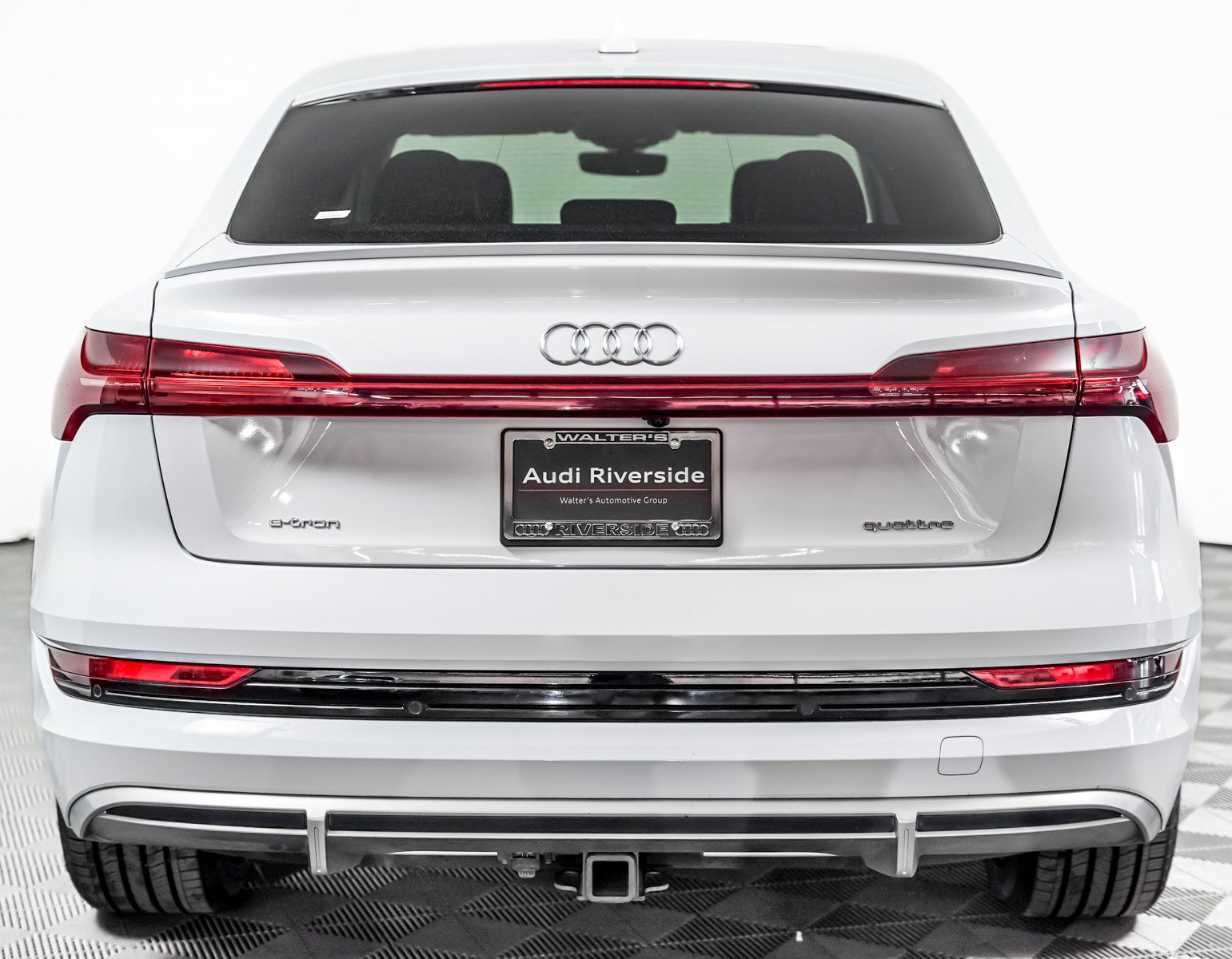 Used 2022 Audi e-tron Premium Plus w/ Premium Plus Package AWD/4WD image 7