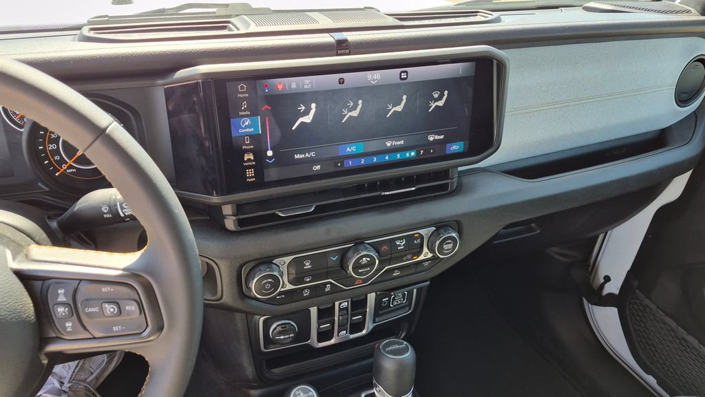 Used 2025 Jeep Gladiator Sport AWD/4WD image 13