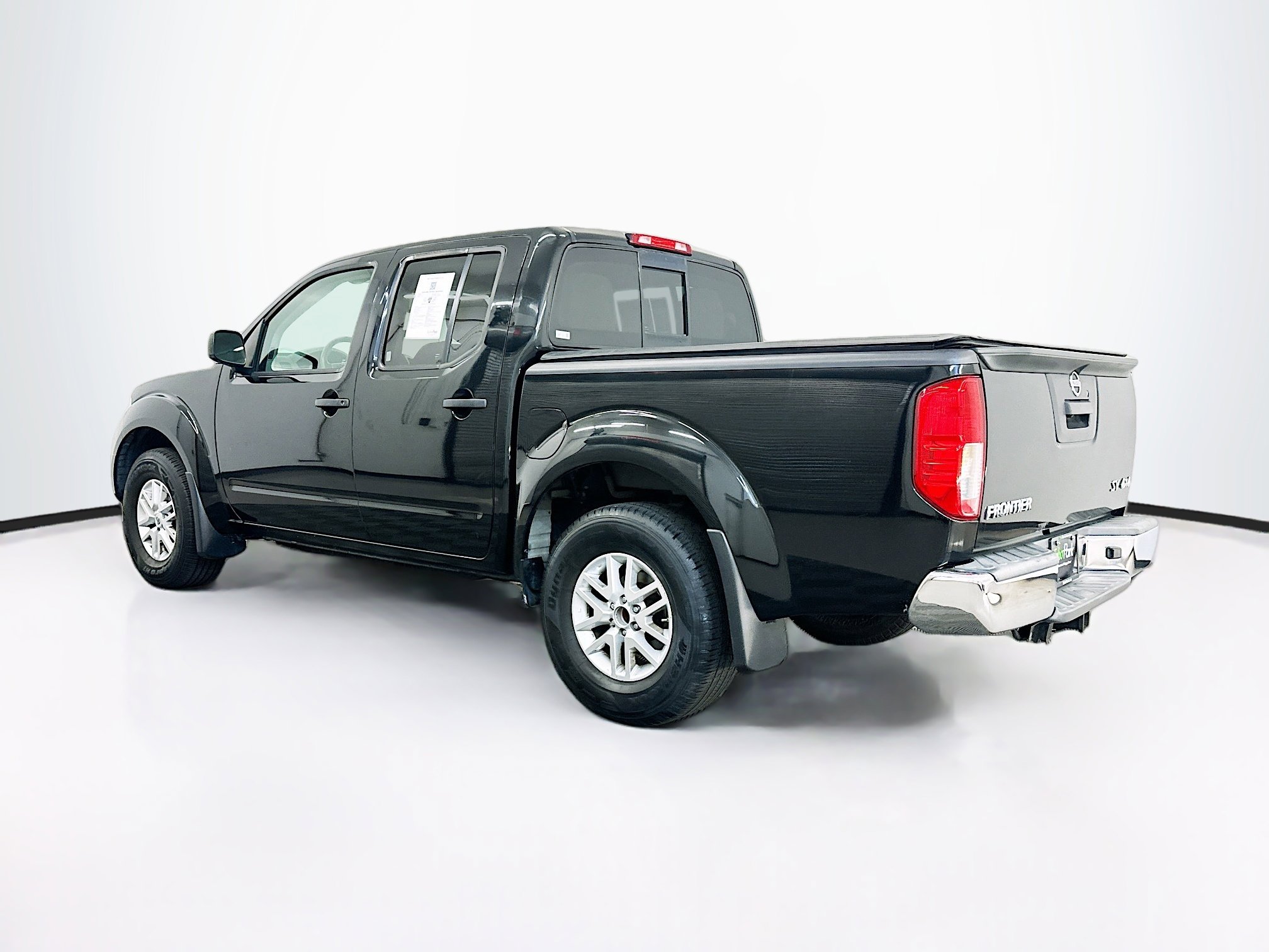 Used 2018 Nissan Frontier SV AWD/4WD image 5
