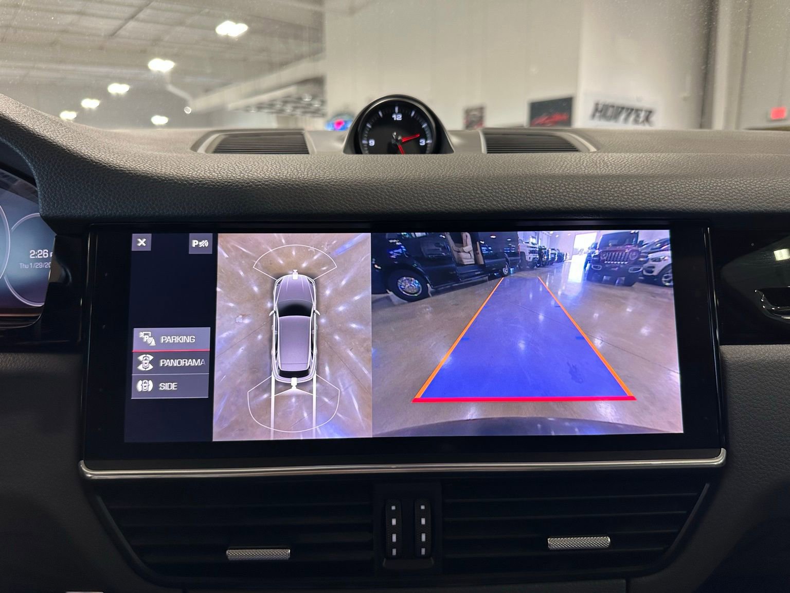 Used 2021 Porsche Cayenne image 32