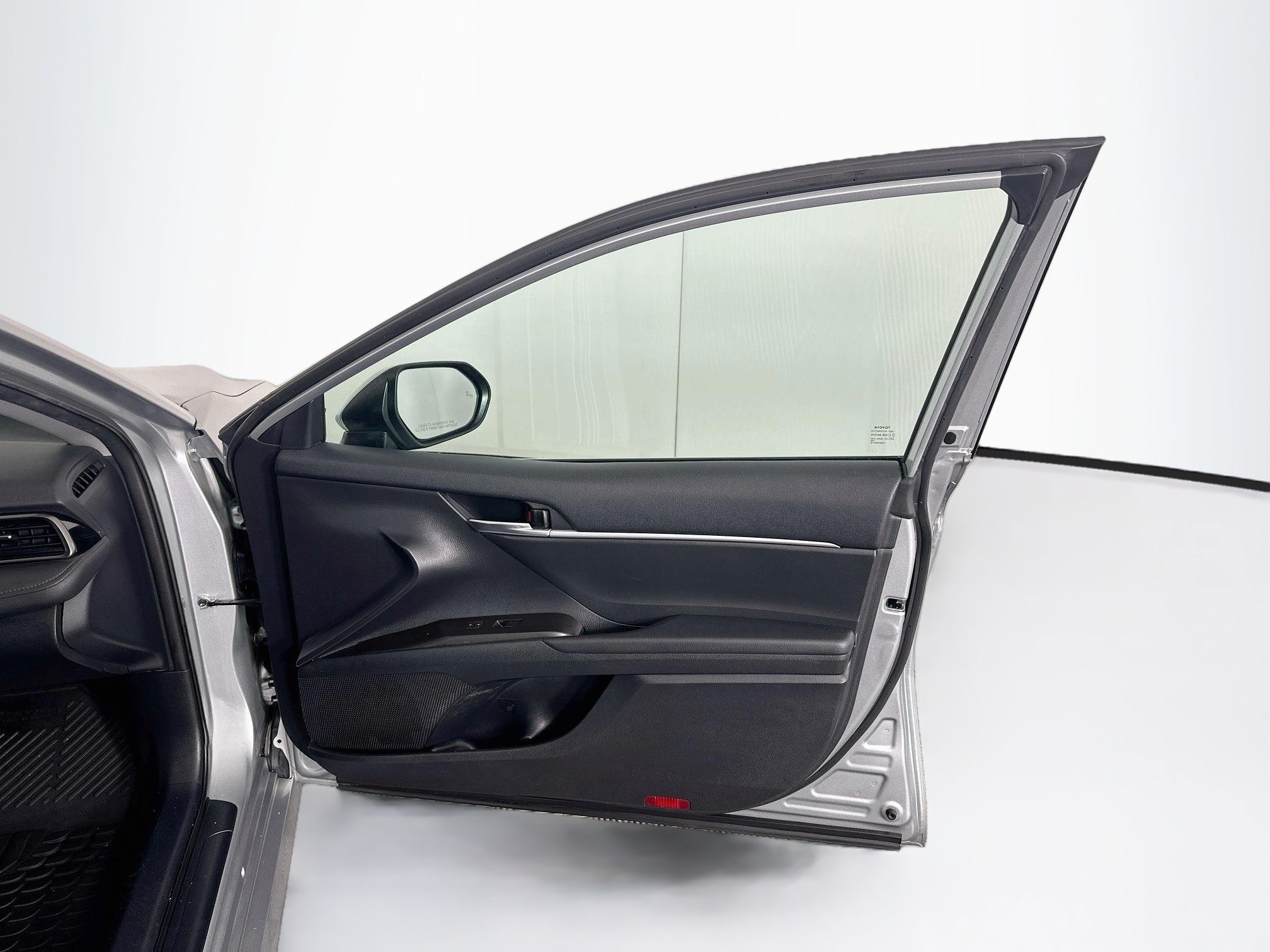Used 2022 Toyota Camry LE FWD image 31