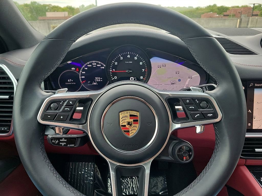 Used 2023 Porsche Cayenne Coupe image 20