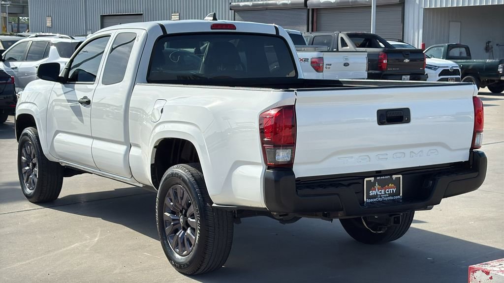 Used 2021 Toyota Tacoma SR image 3
