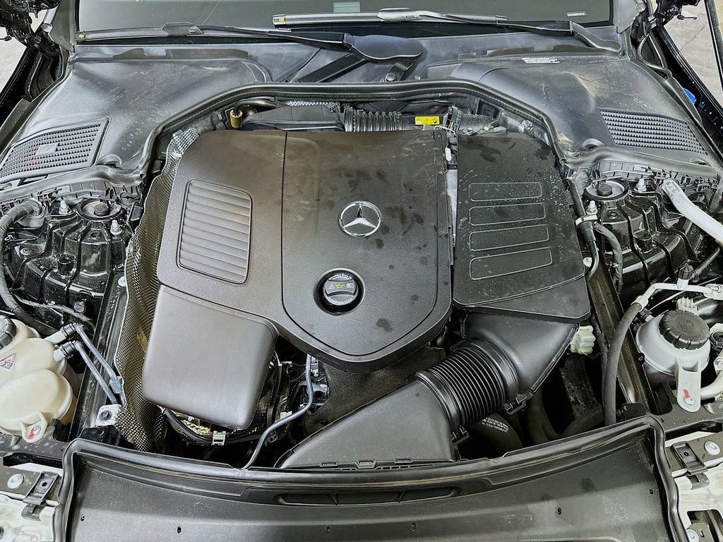 Used 2023 Mercedes-Benz C 300 Sedan image 9
