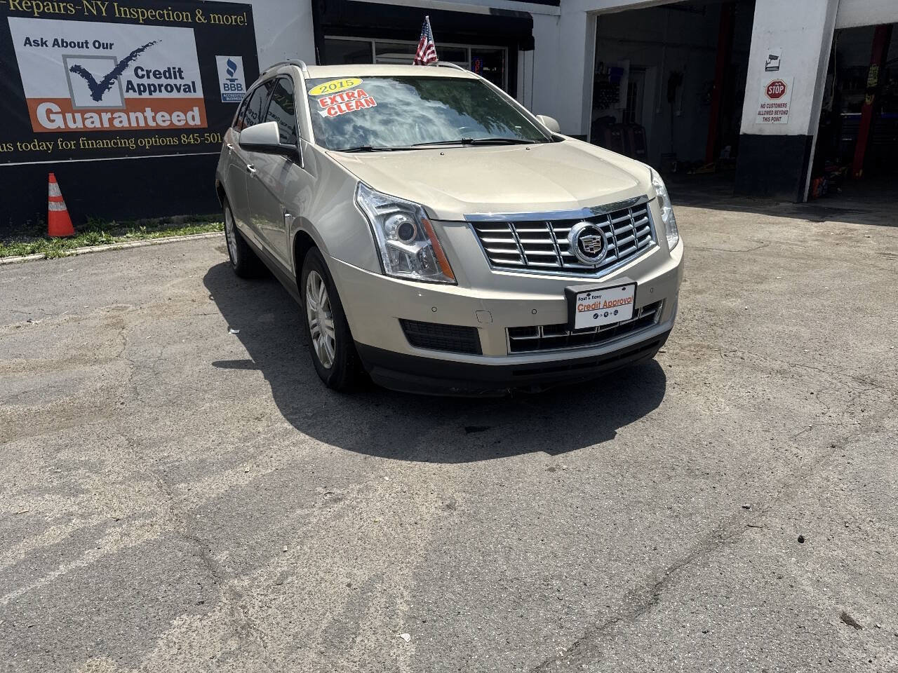 Used 2015 Cadillac SRX Luxury w/ Driver Awareness Package AWD/4WD image 3
