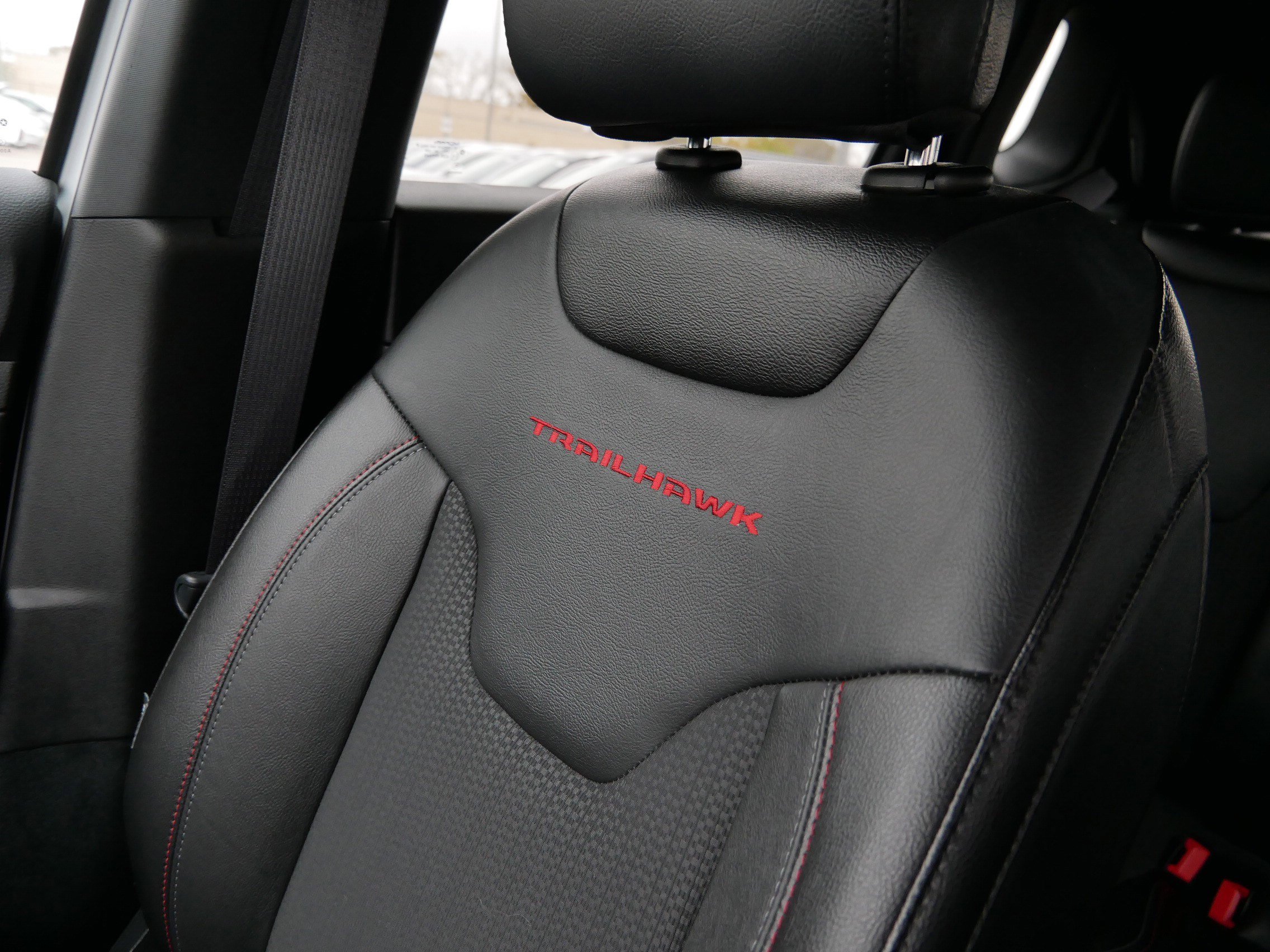 Used 2024 Jeep Compass Trailhawk image 31