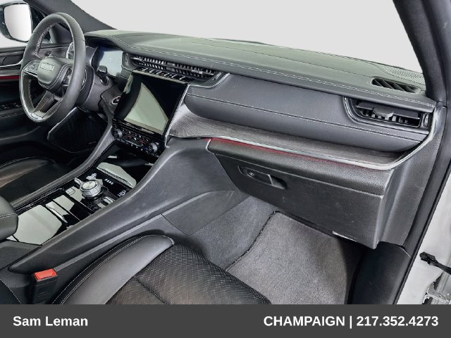 Used 2024 Jeep Grand Cherokee Overland w/ Luxury Tech Group IV AWD/4WD image 30
