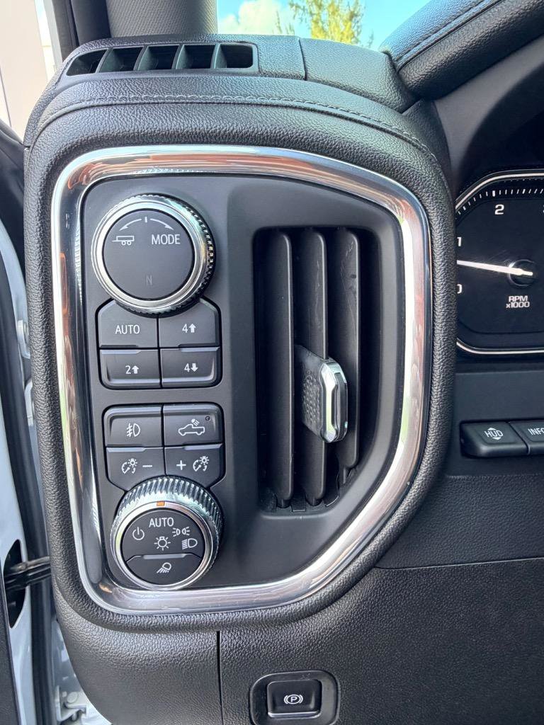 Used 2023 GMC Sierra 2500 Denali w/ Denali Ultimate Package AWD/4WD image 14